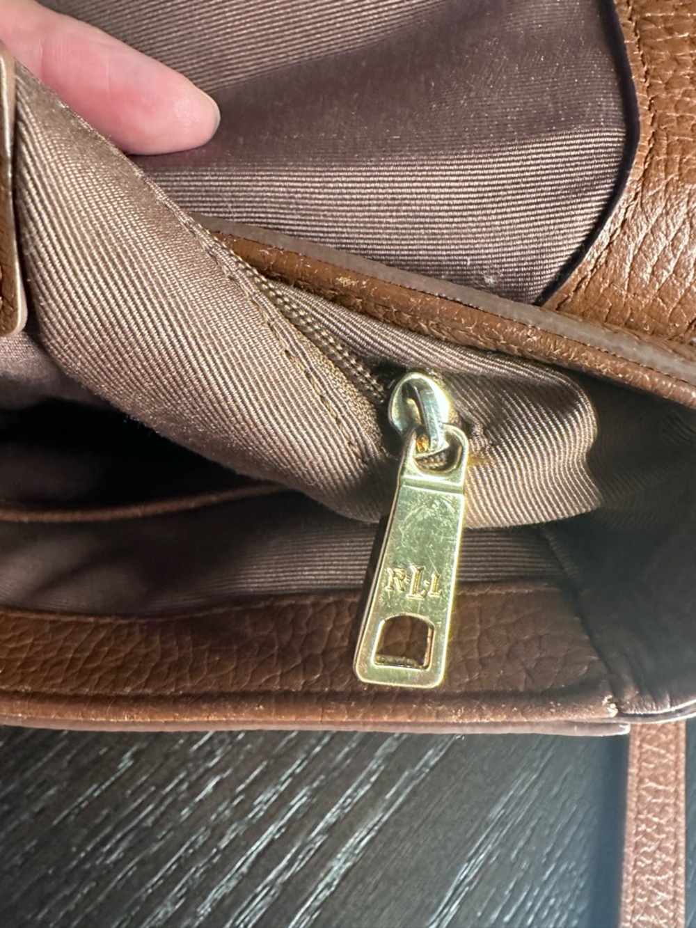 Ralph Lauren Tan Pebbled Leather Messenger Bag - Picture 10 of 13